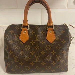 Authentic Louis Vuitton  Monogram Speedy 25